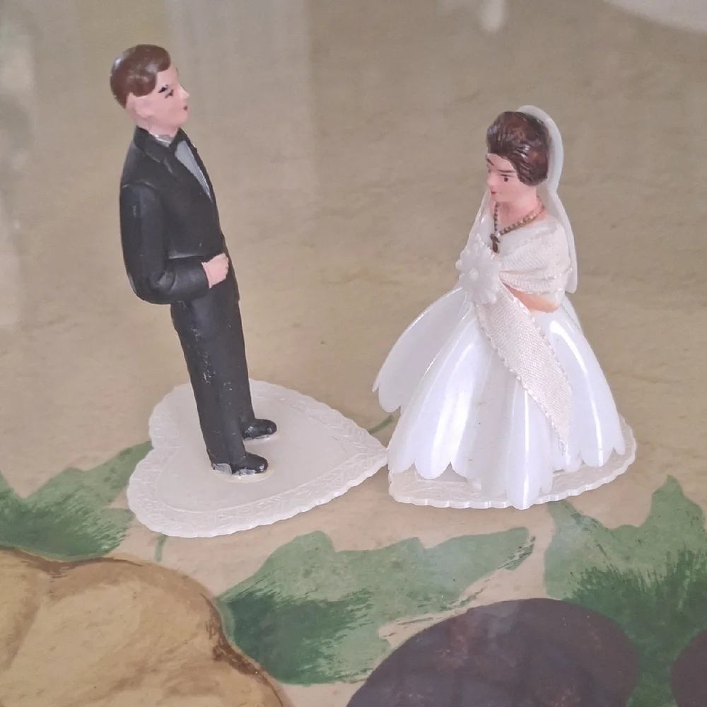 Vintage Bride and Groom Wedding Cake Toppers